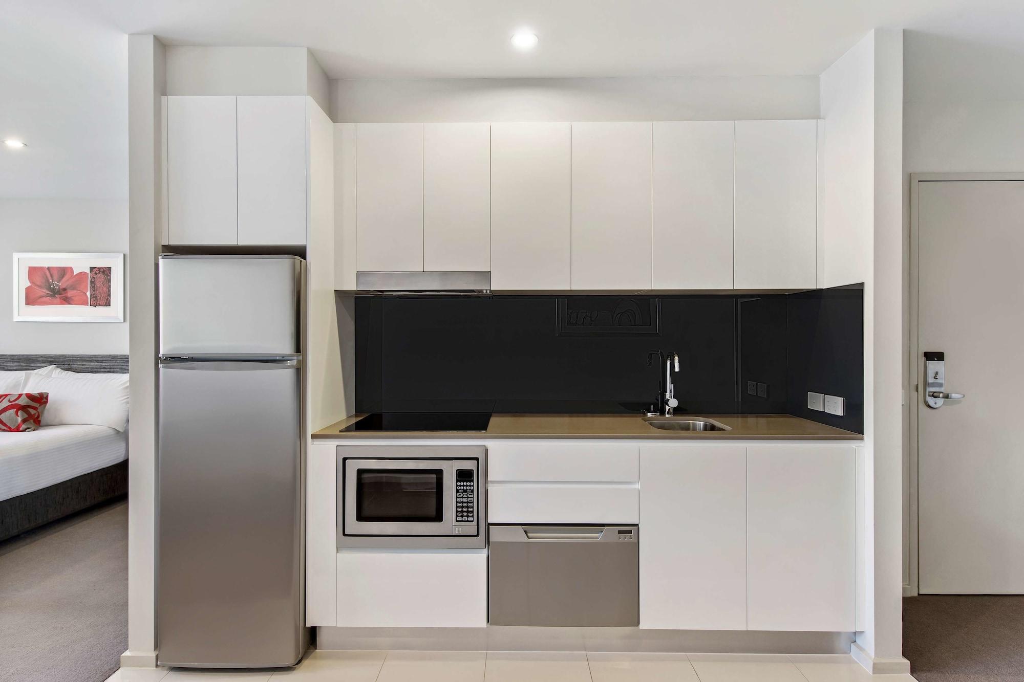 Adina Serviced Apartments Canberra Dickson Exterior foto