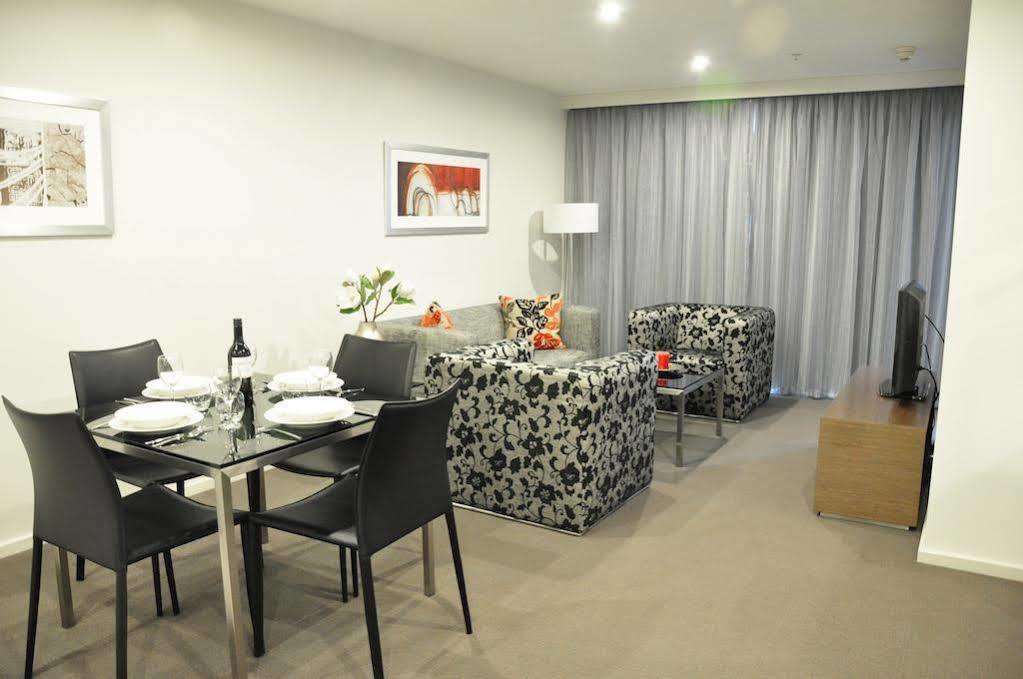 Adina Serviced Apartments Canberra Dickson Exterior foto