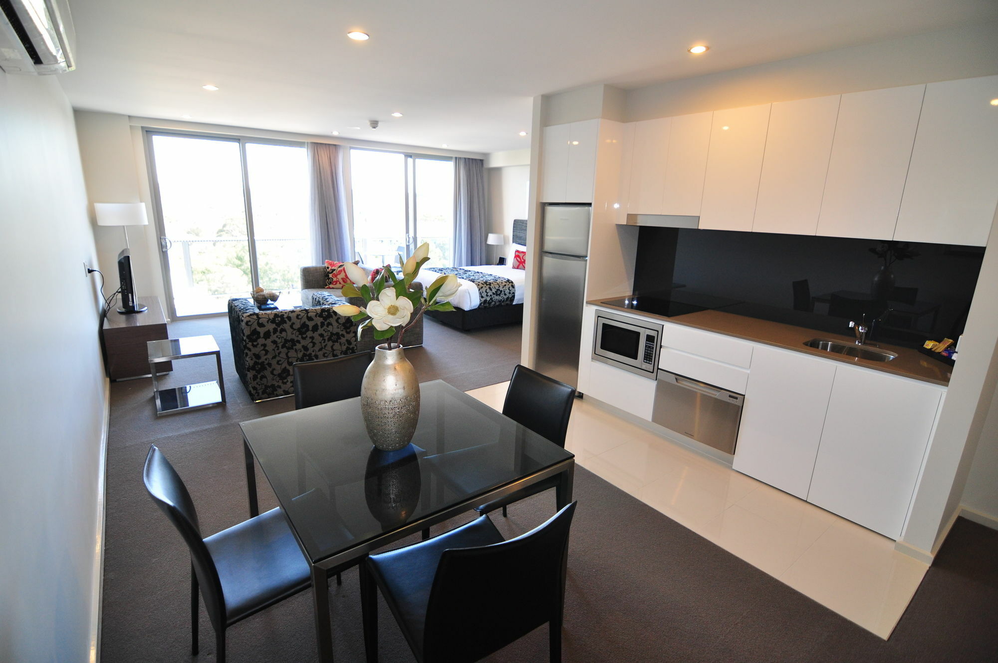 Adina Serviced Apartments Canberra Dickson Exterior foto